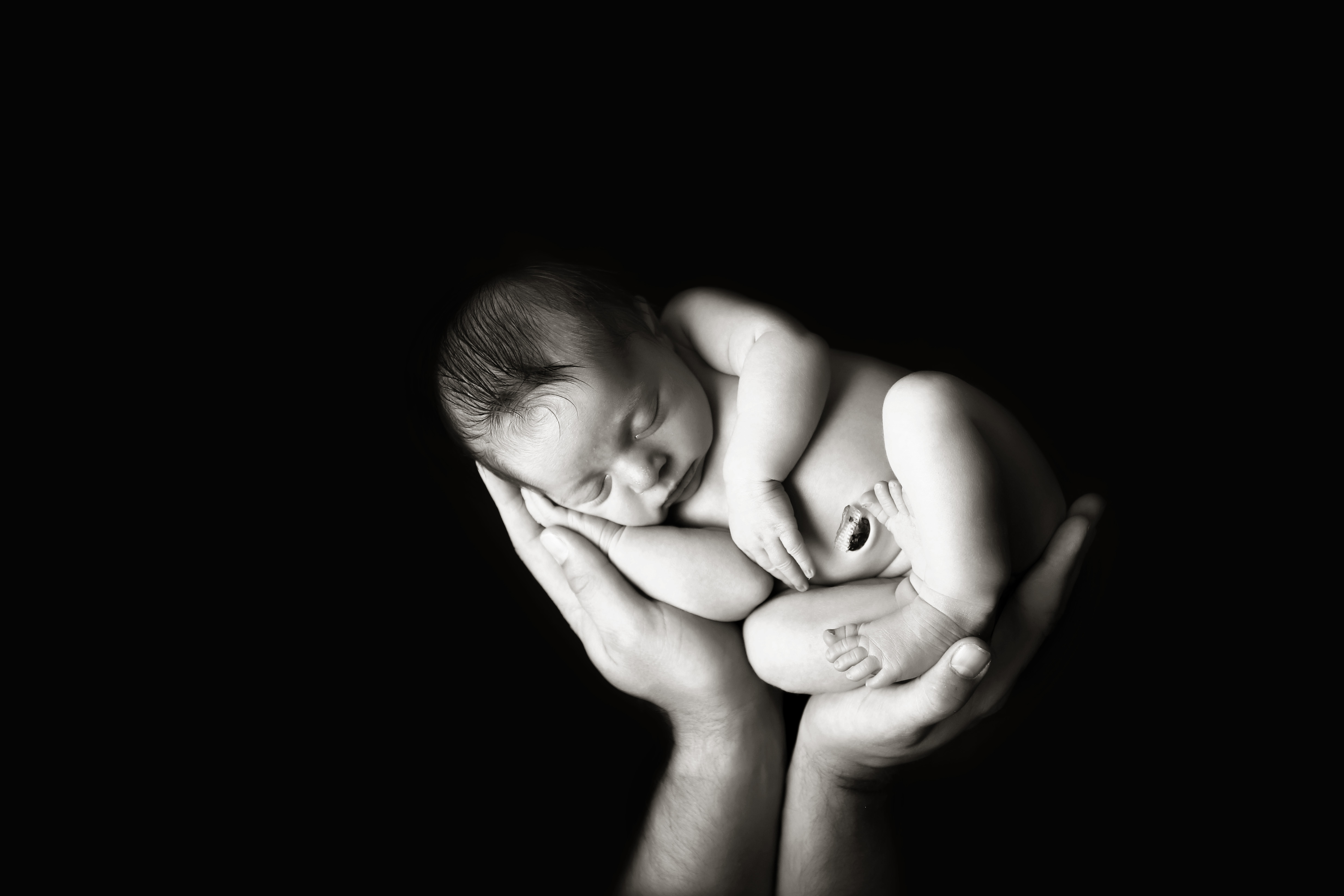 Eckloff SMP (29) Annapolis Newborn Photographer | Baby in hands