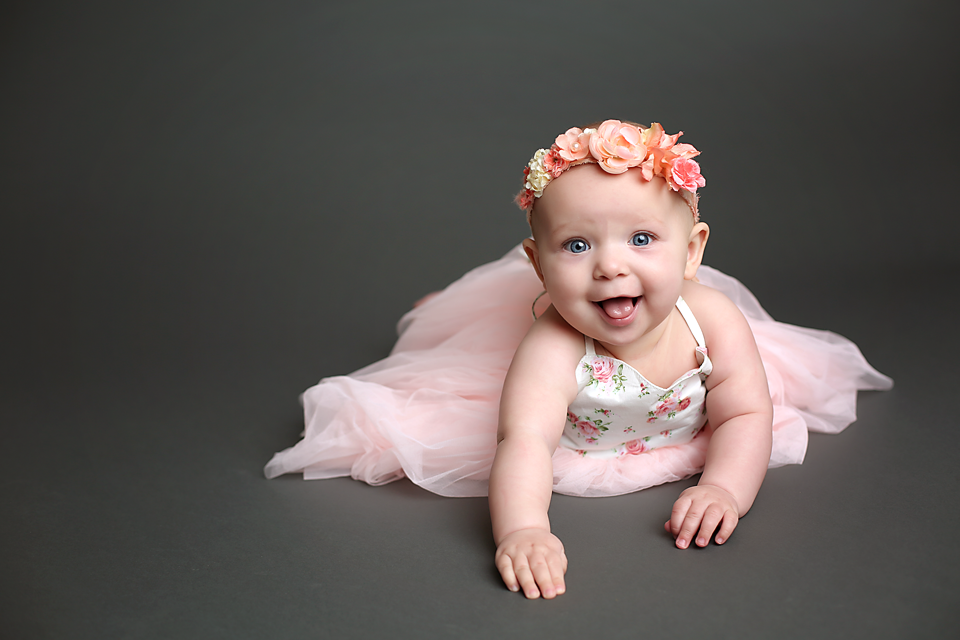 Annapolis family photographer, 6 month old, pink