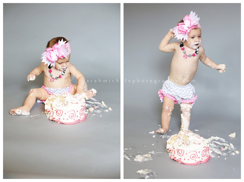 maryland family photographer 1st birthday cake smash