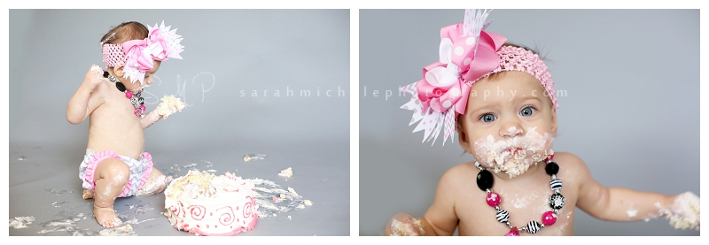 maryland family photographer cake smahs featuring large pink boutique bow