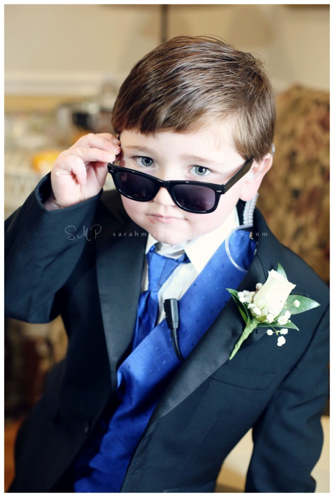 Maryland wedding photographer ringbearer with sunglasses