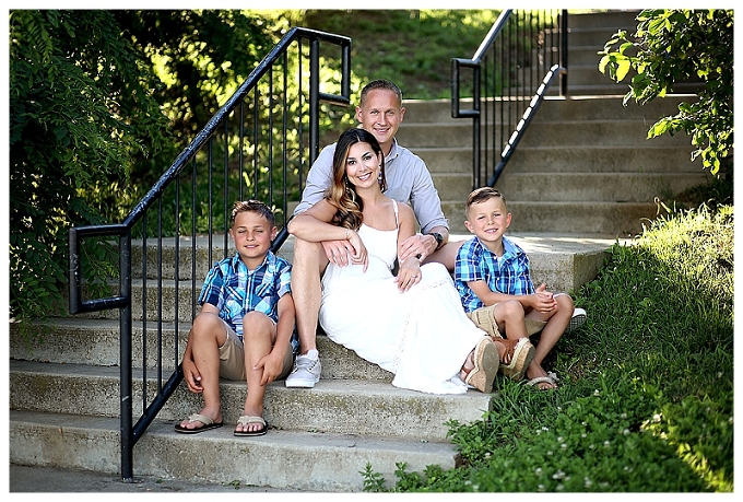 Annapolis Family Photographer | family portraits blue and white 