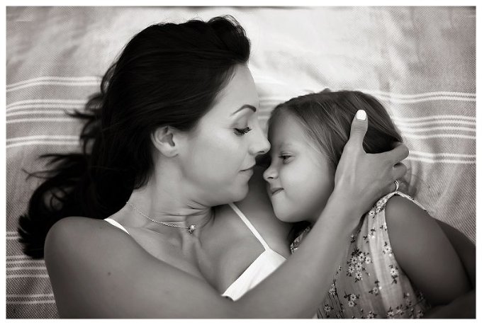 Annapolis Family photographer black and white mother and daughter 