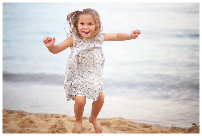 Annapolis Family photographer little girl on sand 