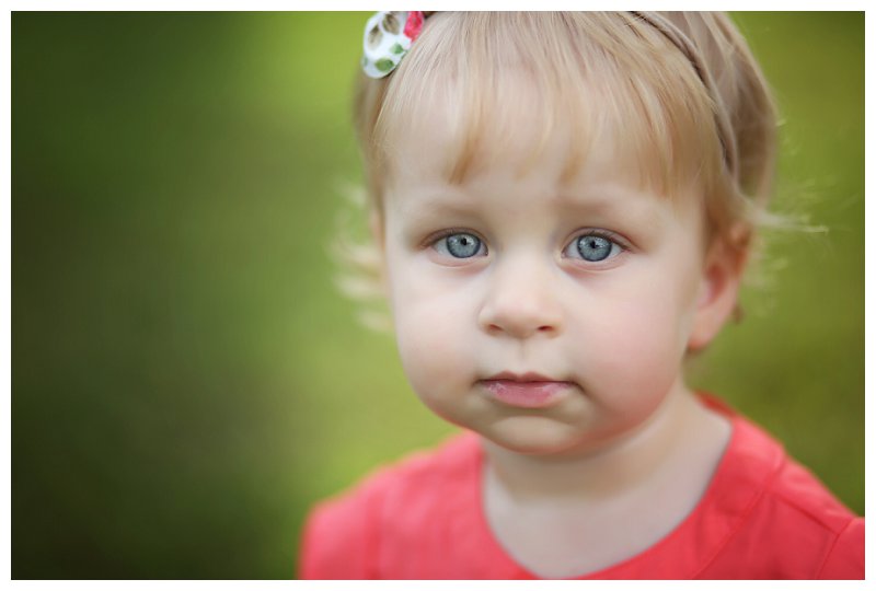Annapolis Family photographer baby with blue eyes 
