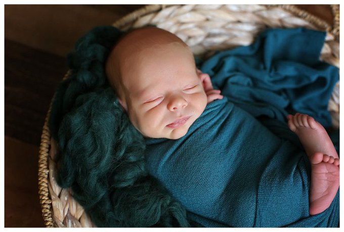 Annapolis Newborn photographer baby in teal 
