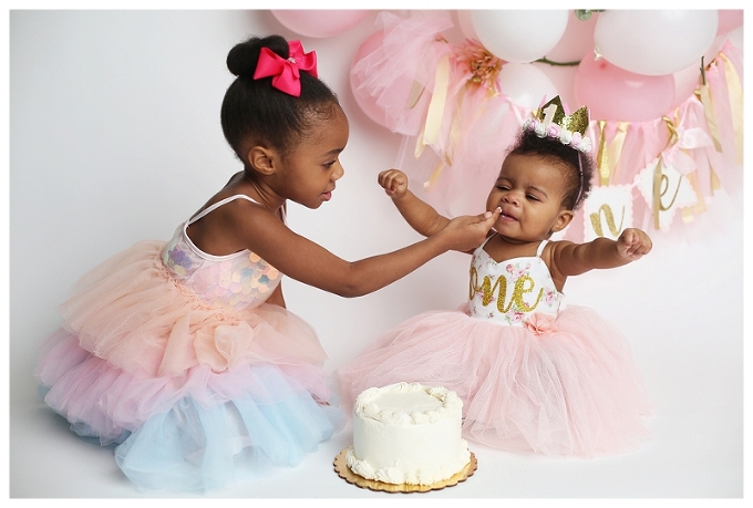 Baltimore Family photographer cake smash 