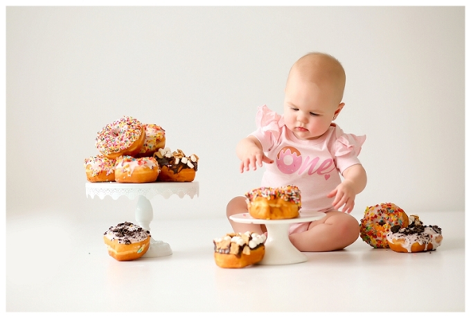 Annapolis Family Photographer Sarah Michele Photography cake smash 